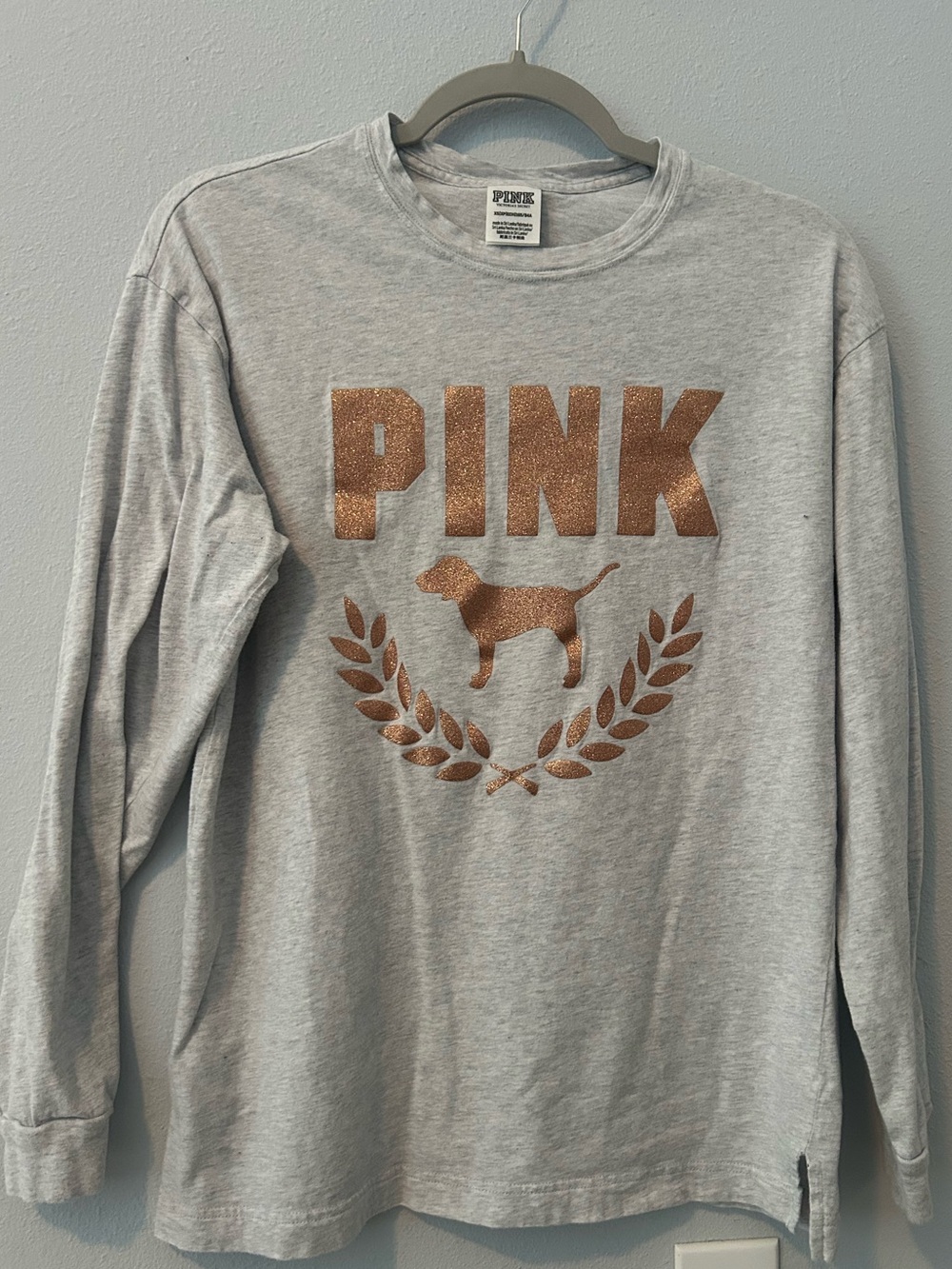 PINK Victoria's Secret Light Gray Short Sleeve Tee with Copper Glitter Logo